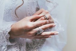 Why White Gold Engagement Rings Should Be Your Choice